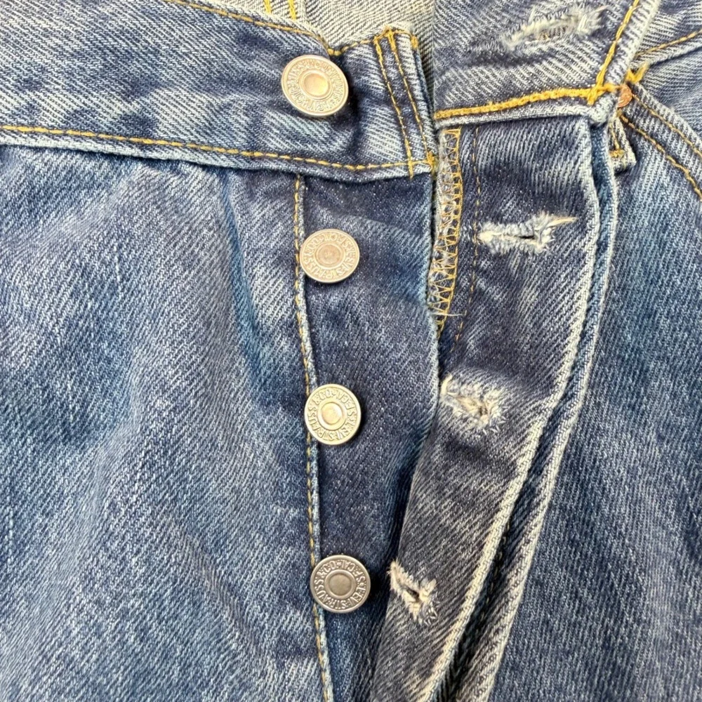 Levi's 501 Original Fit Jeans Men's 36x29 Button Fly Light Wash Denim Y2K 2003